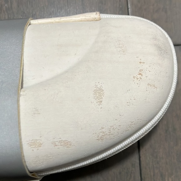 Y2K Vintage D&G Sunglasses with Case - Picture 13 of 14